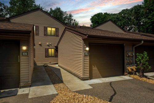 101C South Drive, Circle Pines, MN, 55014 | Card Image