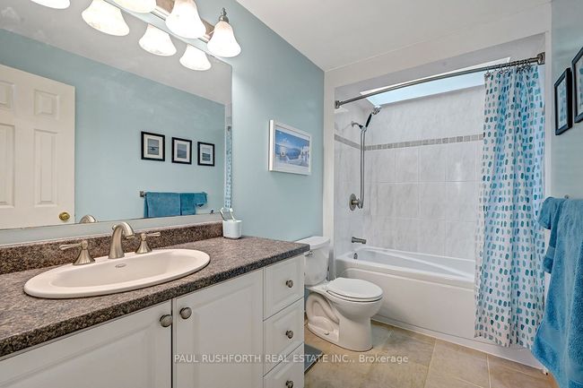 6106 Forestglen Cres, House other with 3 bedrooms, 3 bathrooms and 4 parking in Orleans ON | Image 23