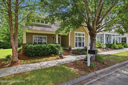 19738 Savannah St, Biloxi, MS, 39532-6209 | Card Image