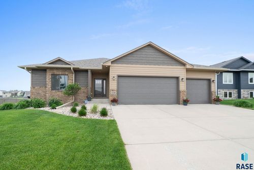1316 S Monticello Ct, Sioux Falls, SD, 57106-5186 | Card Image
