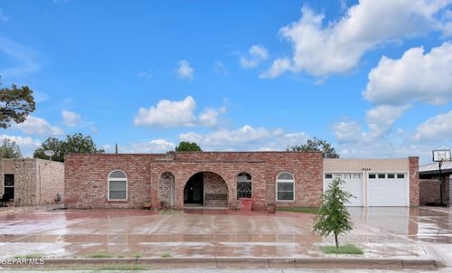 19004 Bremerton Dr, Horizon City, TX, 79928-6935 | Card Image