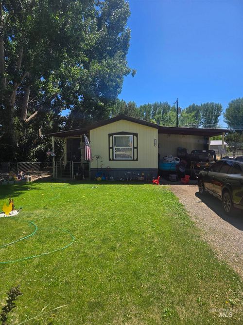 1165 E Commercial St, Weiser, ID, 83672-2424 | Card Image
