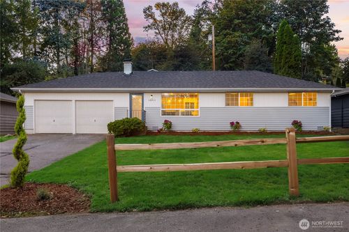 16431 48th Ave S, SeaTac, WA, 98188-3204 | Card Image