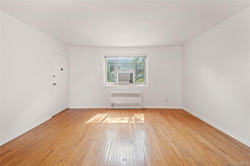 lower-224-17 Manor Road, New York, NY, 11427 | Card Image