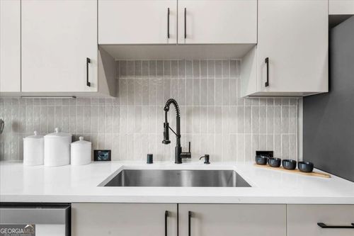 apt-704-250 Pharr Rd Ne, Atlanta, GA, 30305-2274 | Card Image