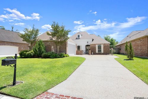 16208 Woodland Ridge Ave, Baton Rouge, LA, 70816 | Card Image