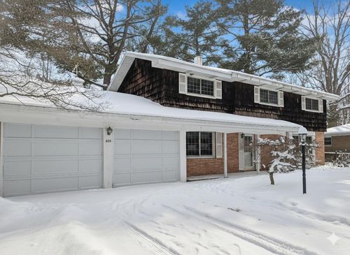 405 Spruce Dr, Trail Creek, IN, 46360-6517 | Card Image