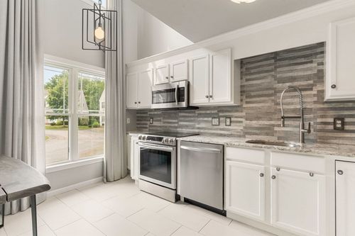 33-33 Barker Square Dr, Pembroke, MA, 02359-2225 | Card Image