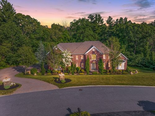2 Regency Rdg, Andover, MA, 01810-4882 | Card Image
