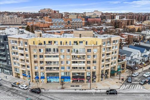 4h-81-15 Queens Boulevard, New York, NY, 11373 | Card Image