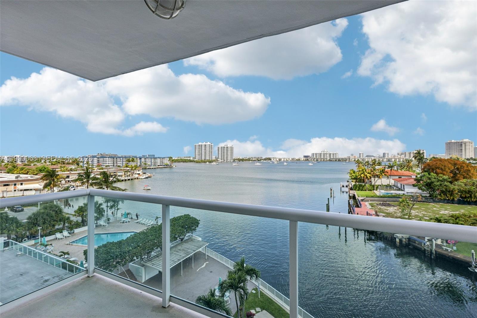 Residential in North Miami Beach 5