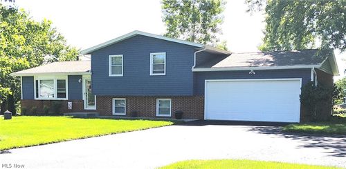 13299 Carnation Avenue Nw, Hartville, OH, 44632 | Card Image
