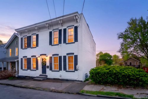 72 Hunter St, Kingston, NY, 12401-6306 | Card Image