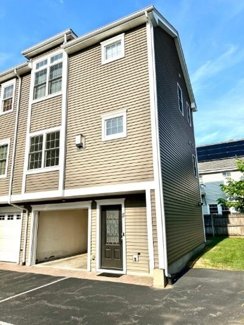 unit-5-26 Floyd St, Waltham, MA, 02453-4256 | Card Image