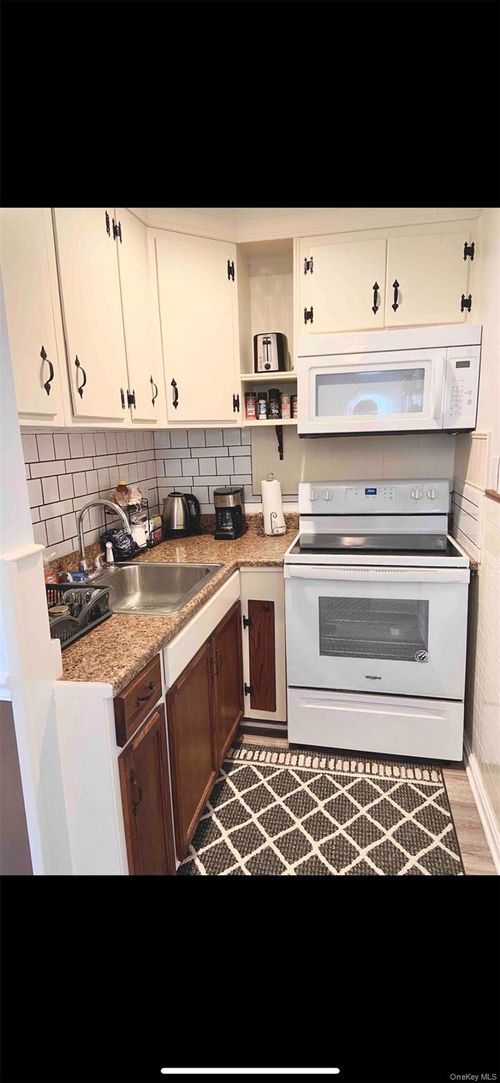 133 South St, Highland, NY, 12528-2455 | Card Image