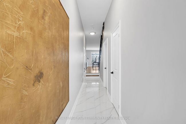 15 Hiawatha Crt, House attached with 3 bedrooms, 4 bathrooms and 1 parking in Vaughan ON | Image 5