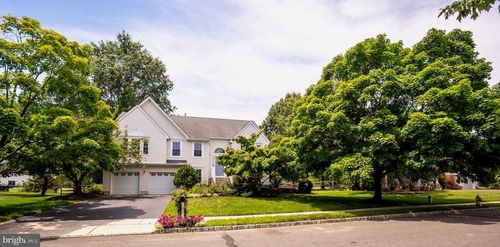 8 Amberfield Rd, ROBBINSVILLE, NJ, 08691-3638 | Card Image