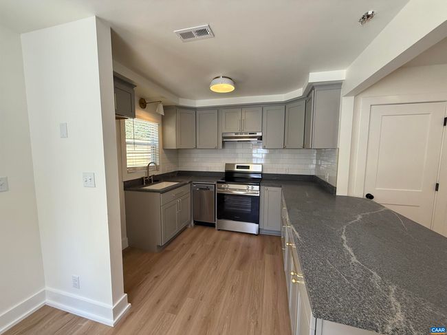 106 Perry Dr, House attached with 2 bedrooms, 1 bathrooms and null parking in CHARLOTTESVILLE VA | Image 7