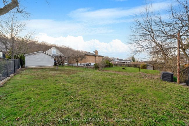 129 Kimberly Dr, House other with 3 bedrooms, 3 bathrooms and 4 parking in Hamilton ON | Image 22