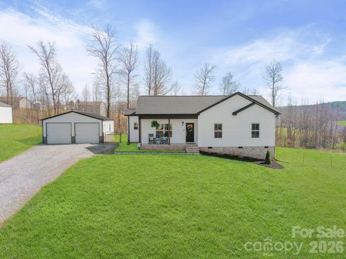 163 Four Andrews Dr, Harmony, NC, 28634-9283 | Card Image