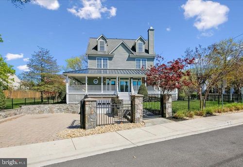 4557 Fairfield Dr, BETHESDA, MD, 20814-4703 | Card Image