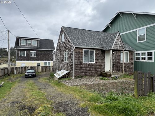 714 Nw Coast St, Newport, OR, 97365-3408 | Card Image