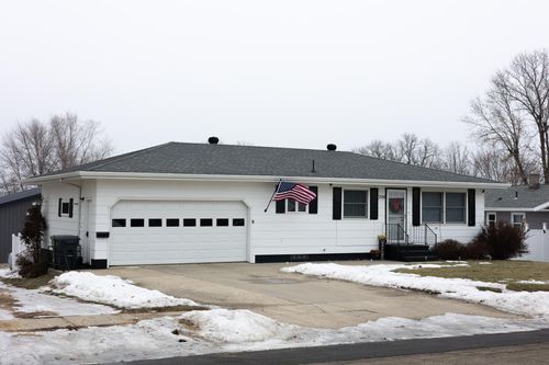 208 E 2nd St, Adrian, MN, 56110-1233 | Card Image