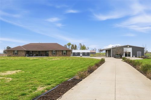 562 Rheas Mill Rd, Farmington, AR, 72730-9664 | Card Image