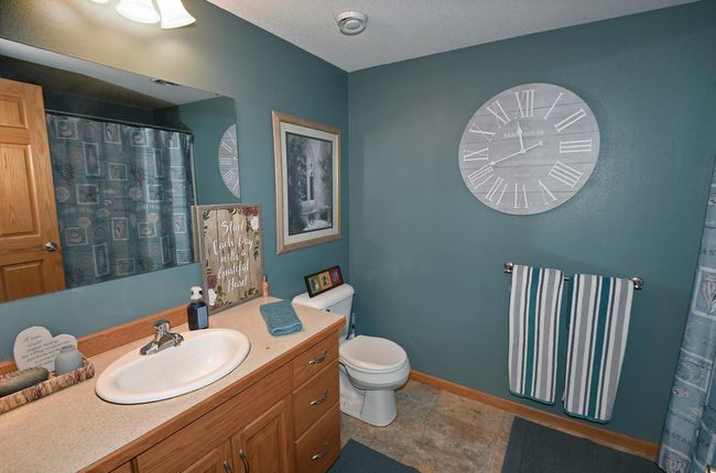 Lower Level Bath.jpg | Image 28