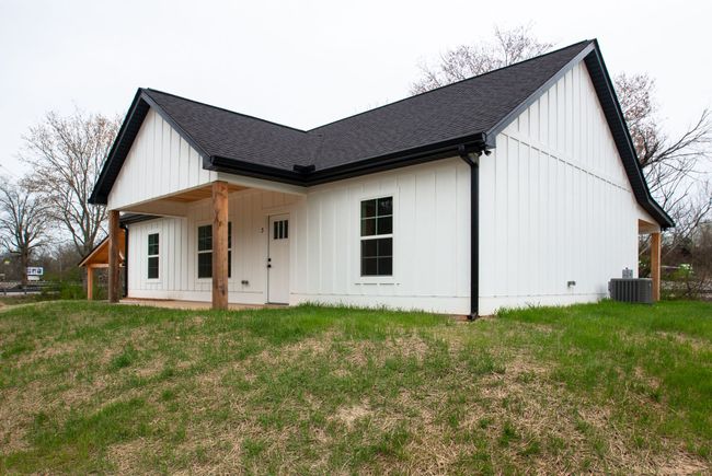 3 Caulk Dr, House other with 3 bedrooms, 2 bathrooms and 8 parking in Ethridge TN | Image 4