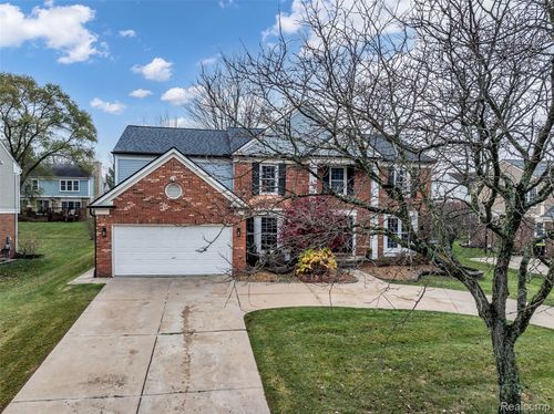 45077 Roundview Dr, Novi, MI, 48375-3833 | Card Image