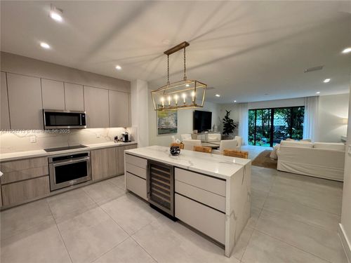 6824 Sw 80th St, Miami, FL, 33143-4442 | Card Image