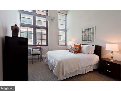 1b704-201 S 25th St, PHILADELPHIA, PA, 19103-6002 | Card Image