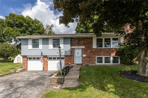 216 Oak Heights Dr, Oakdale, PA, 15071-1138 | Card Image