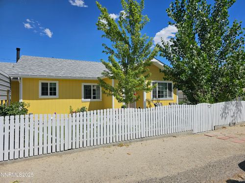 674 B St, Hawthorne, NV, 89415-7908 | Card Image
