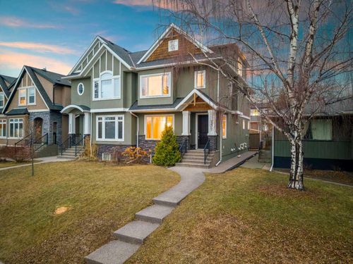 2427 22a St Nw, Calgary, AB, T2M3X8 | Card Image