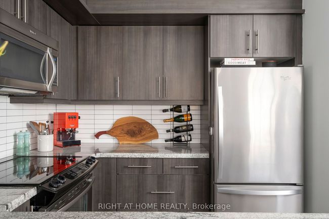 118 - 2320 Gerrard St E, Condo with 3 bedrooms, 2 bathrooms and 26 parking in Toronto ON | Image 10