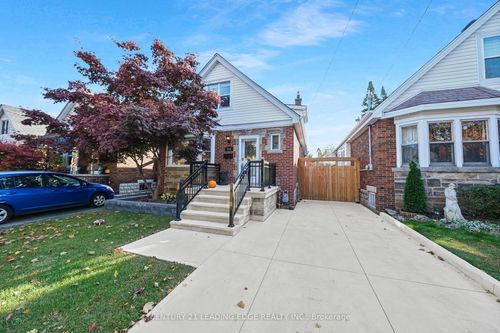 215 Wexford Ave S, Hamilton, ON, L8K2P1 | Card Image
