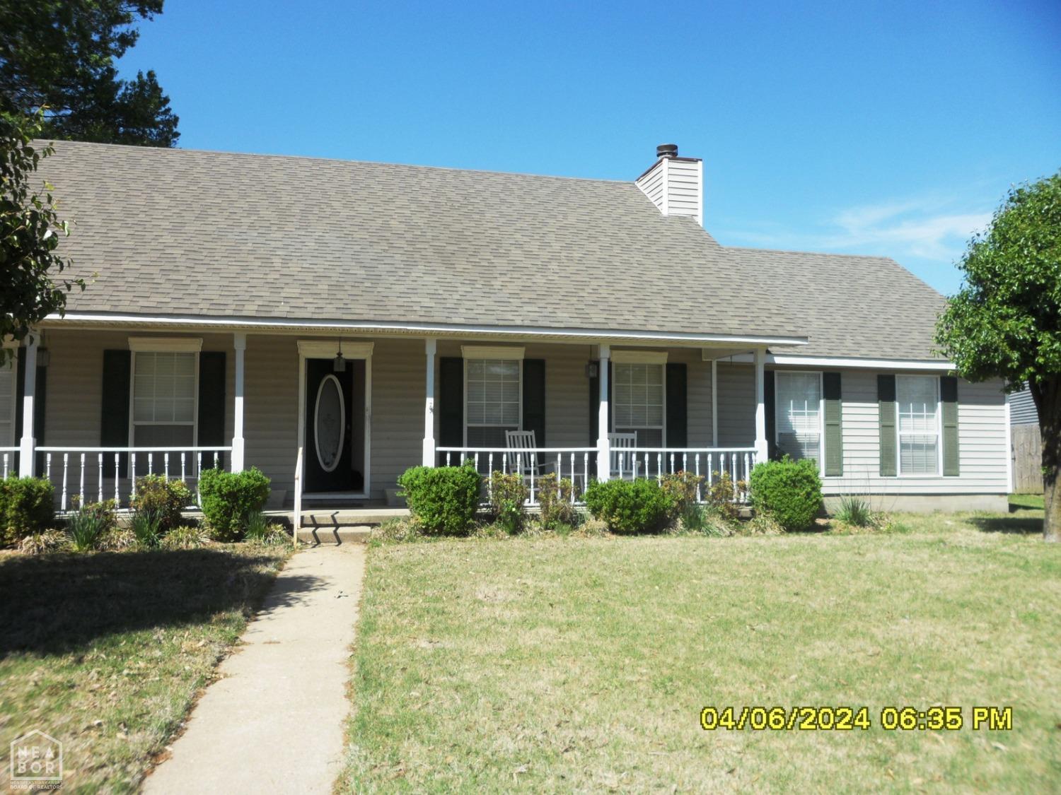 John Cir, Newport, AR 72112