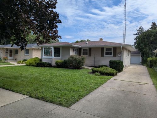 8041 19th Ave, KENOSHA, WI, 53143-1633 | Card Image