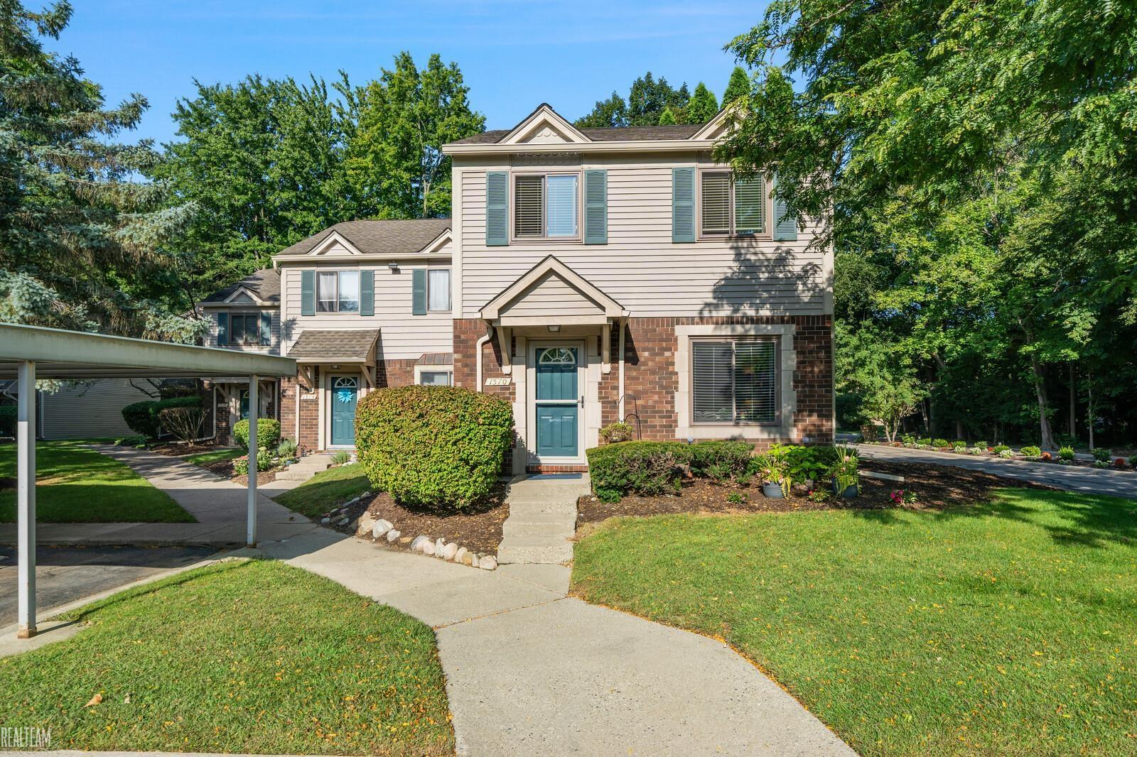 Streamwood Ct, Rochester Hills, MI 48309