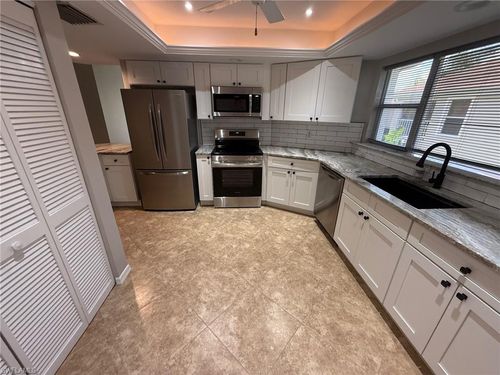 apt-204-9836 Luna Cir, NAPLES, FL, 34109-4517 | Card Image
