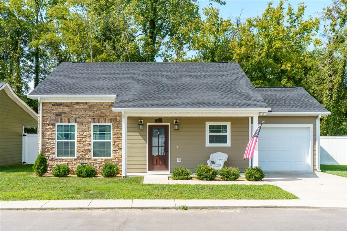 Nichols Dr, Woodbury, TN 37190
