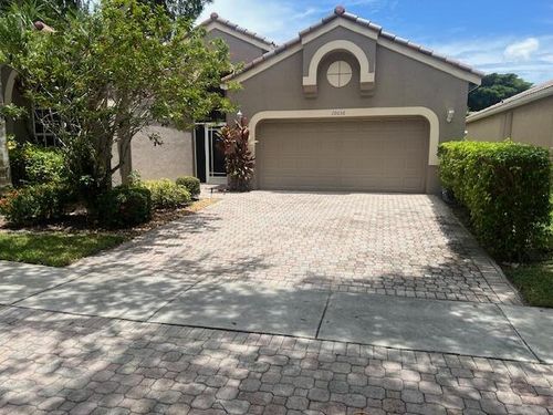 10036 Diamond Lake Rd, Boynton Beach, FL, 33437-5519 | Card Image