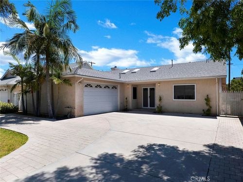 10018 Cozycroft Ave, Chatsworth, CA, 91311-3104 | Card Image