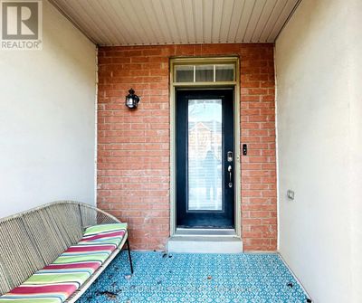 2893 Bur Oak Ave, Townhouse with 3 bedrooms, 3 bathrooms and 3 parking in Markham ON | Image 2