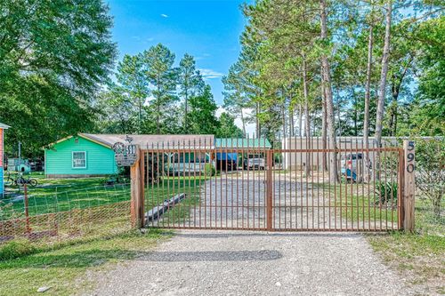 590 Devin Rd, Cleveland, TX, 77328-6053 | Card Image