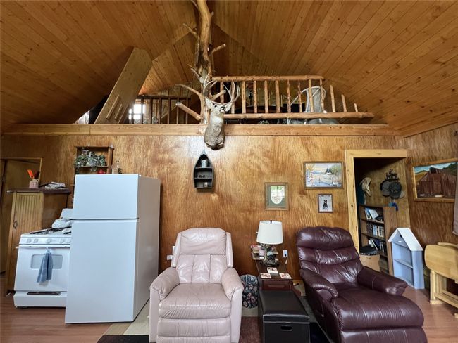 Just inside the front door | Image 23