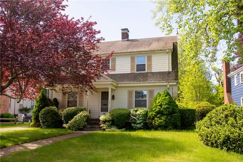 27 Parker Ave, Newport, RI, 02840-6940 | Card Image