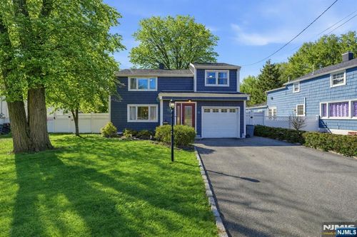 72 W Saddle River Rd, Waldwick, NJ, 07463-2436 | Card Image
